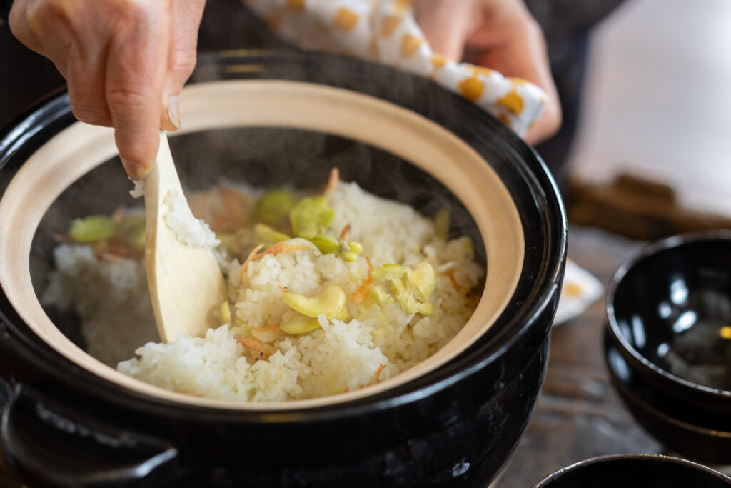 かまどさんの炊き込みご飯