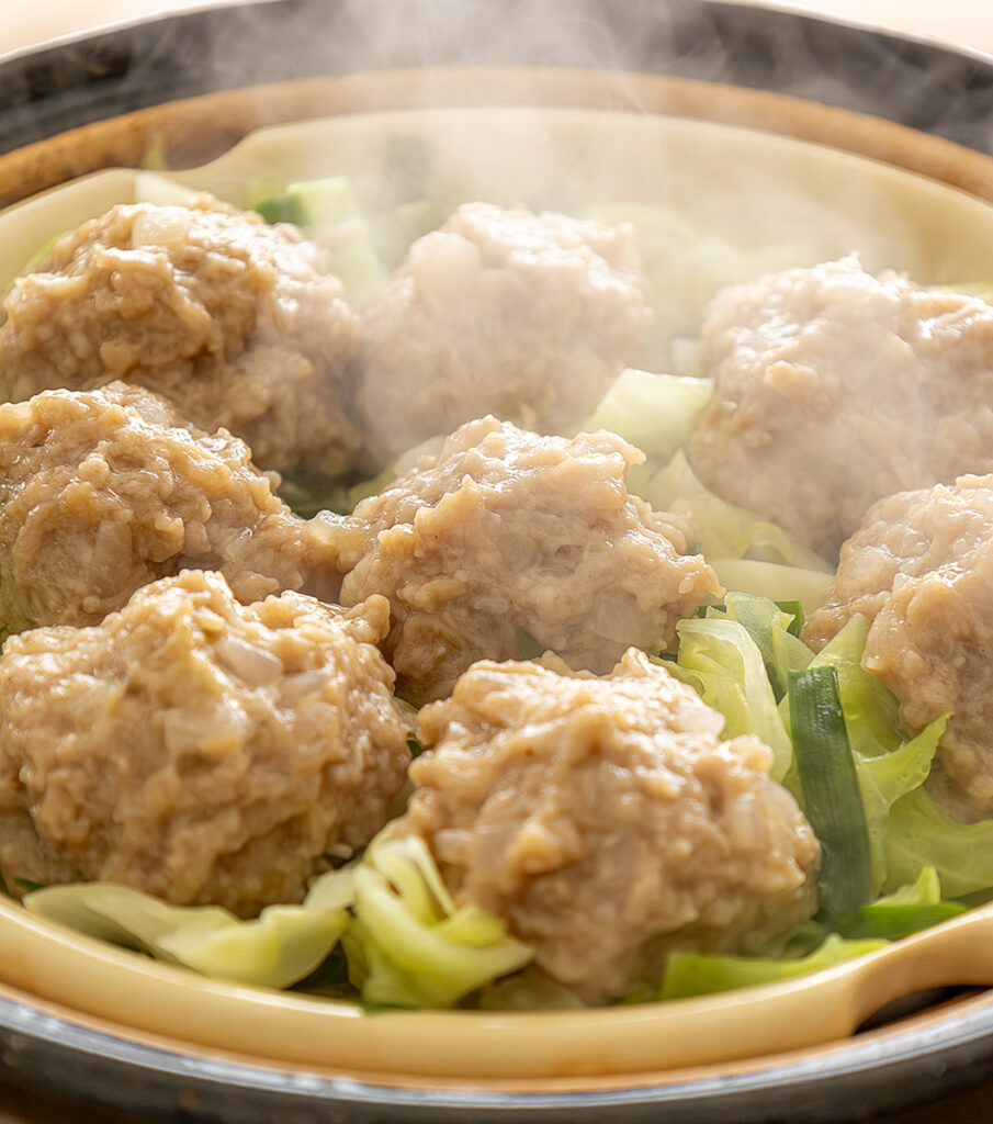 キャベツとつくねの蒸し鍋